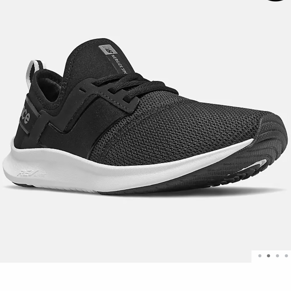 New Balance Black & White Nergize Sport sneaker. Women’s US 8 W. V lightly worn.